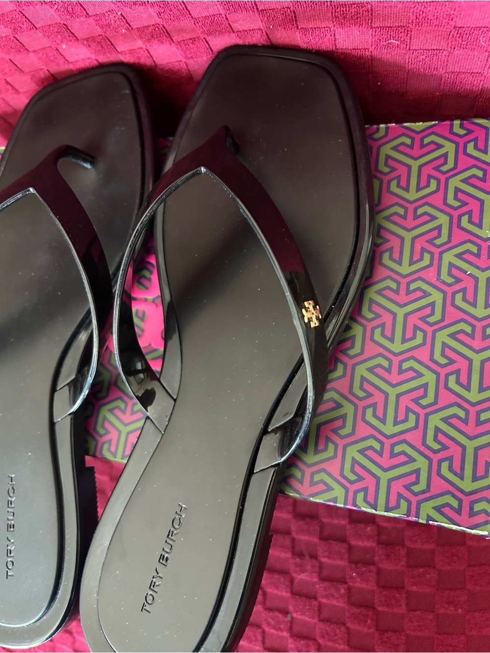 Tory Burch Black Patent Leather Square-Toe Thong Sandals - Picture 4 of 5